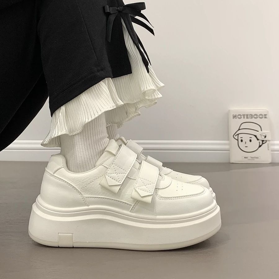 Popular women's shoes platform white shoes 2025 autumn new Velcro board shoes versatile and popular casual sports shoes