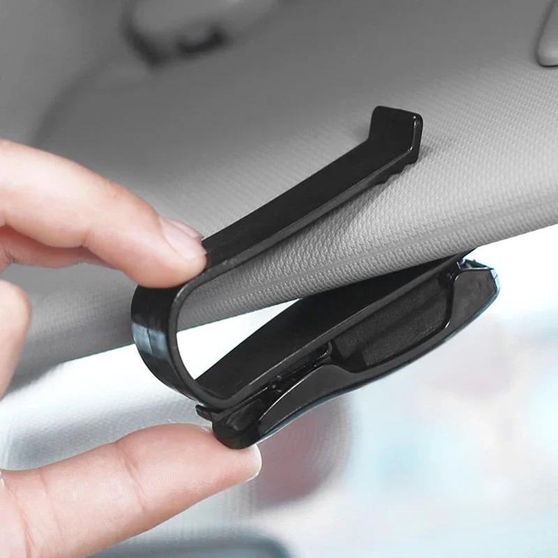 CAPR9 Car Logo Glasses Holder Sun Visor Sunglasses Clip Card Ticket Stand Accessories For Skoda Octavia Superb Yeti Fabia Rapid Kodiaq