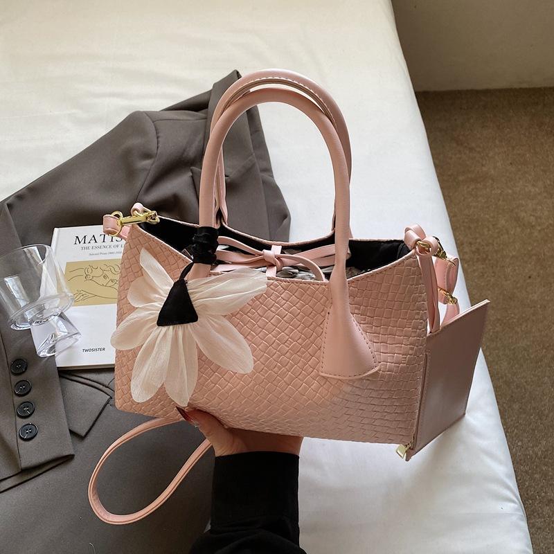 

Simple and trendy handbag, fashionable and versatile summer new bucket bag, high-end messenger bag розовый