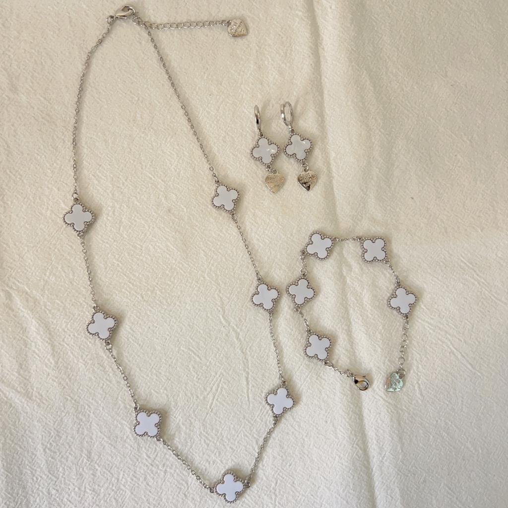 3PCS Four Leaf Clover Necklace Bracelet Earrings Three Piece Set Versatile Lucky Four Leaf Clover Five Flower Bracelet Clavicle Chain Earrings