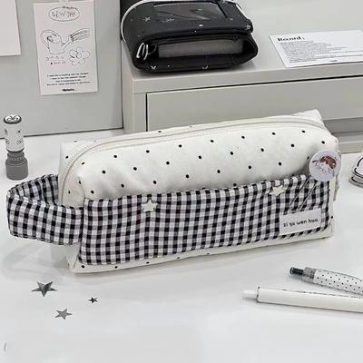 Estojo Ins Casual Estético de Bolinhas e Xadrez Textura Branca Patchwork Criativo Bolsa para Canetas Porta-Canetas Fofo para Estudantes Caixa de Material
