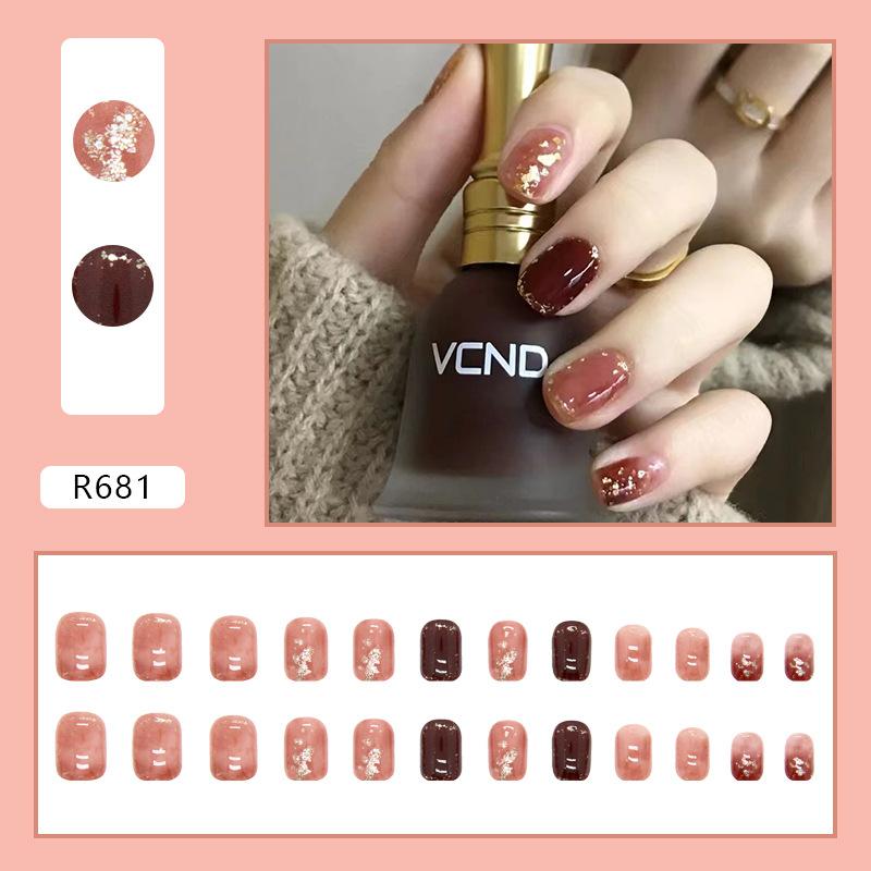 

Simple and Cute Little Fragrant Autumn and Winter Models, Wearing Nail Parity, Hot Nail Art Tablets, Caramel Amber Finished Fake Nails