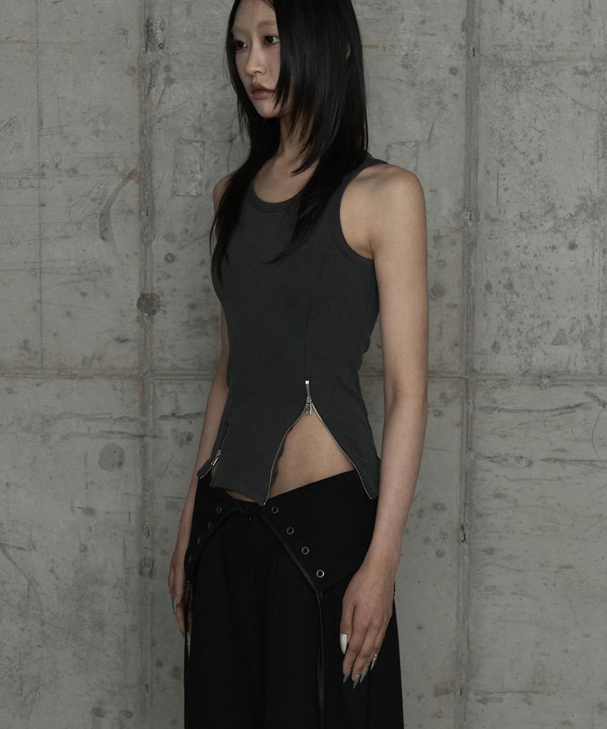 ETRE AU SOMMET Unbal Panel Open Zipper Point Sleeve (Dark Gray)