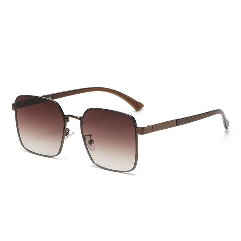 Retro Square Framed Metal Sunglasses Versatile Outdoor Fishing Sun Protection Glasses Beach Travel Driving Riding UV Resistant