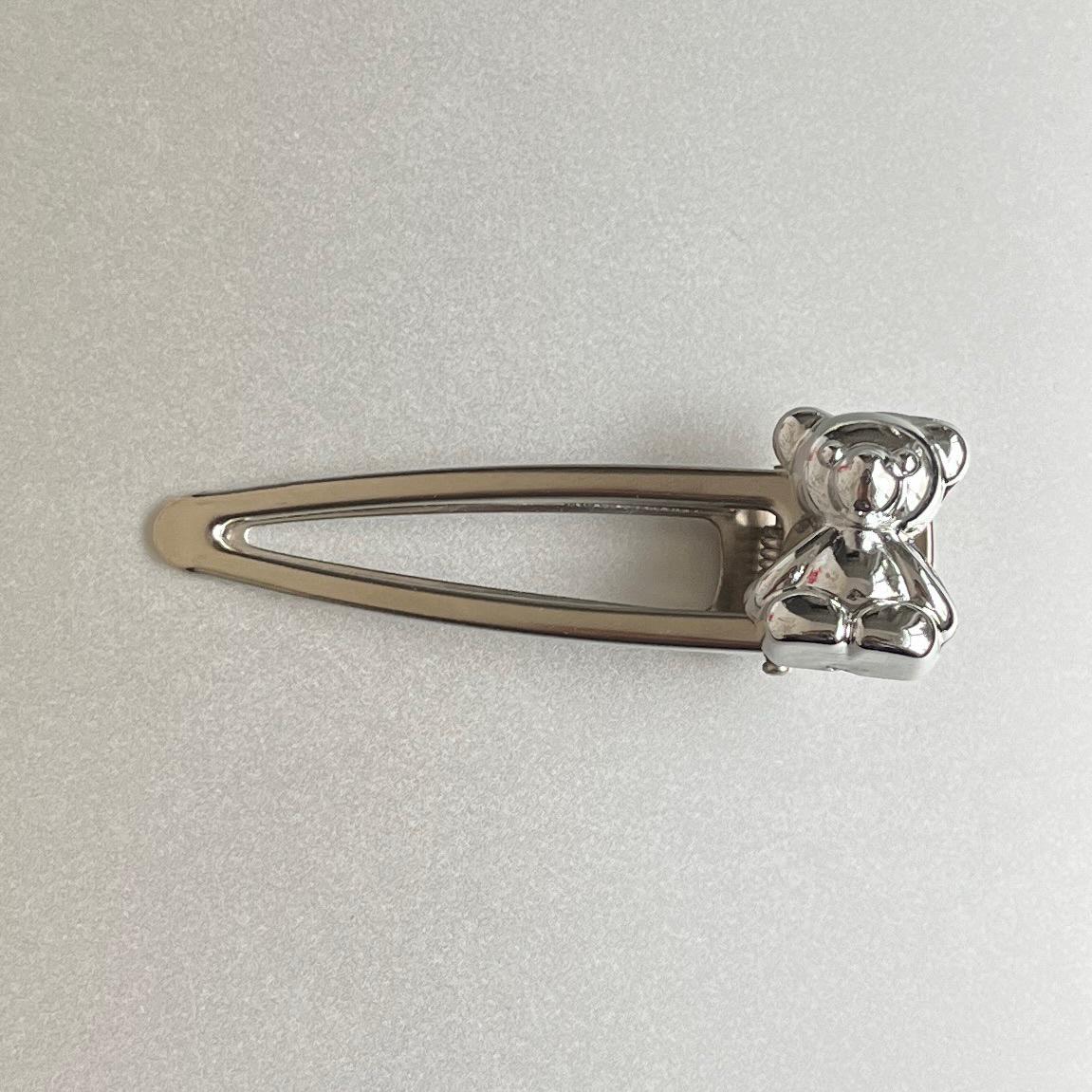 

Imitation Metallic Silver Bear Duckbill Hair Clip - Cute, Girly, and Cool Alloy Hairpin for Students and Bangs.