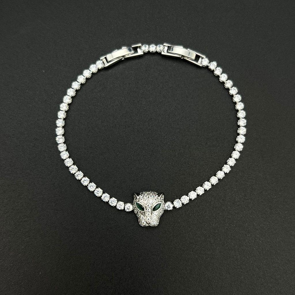 Luxuriöses Damenarmband mit Schmetterlings-Zirkonia und Leopardenkopf - Funkelnder High-End-Stil