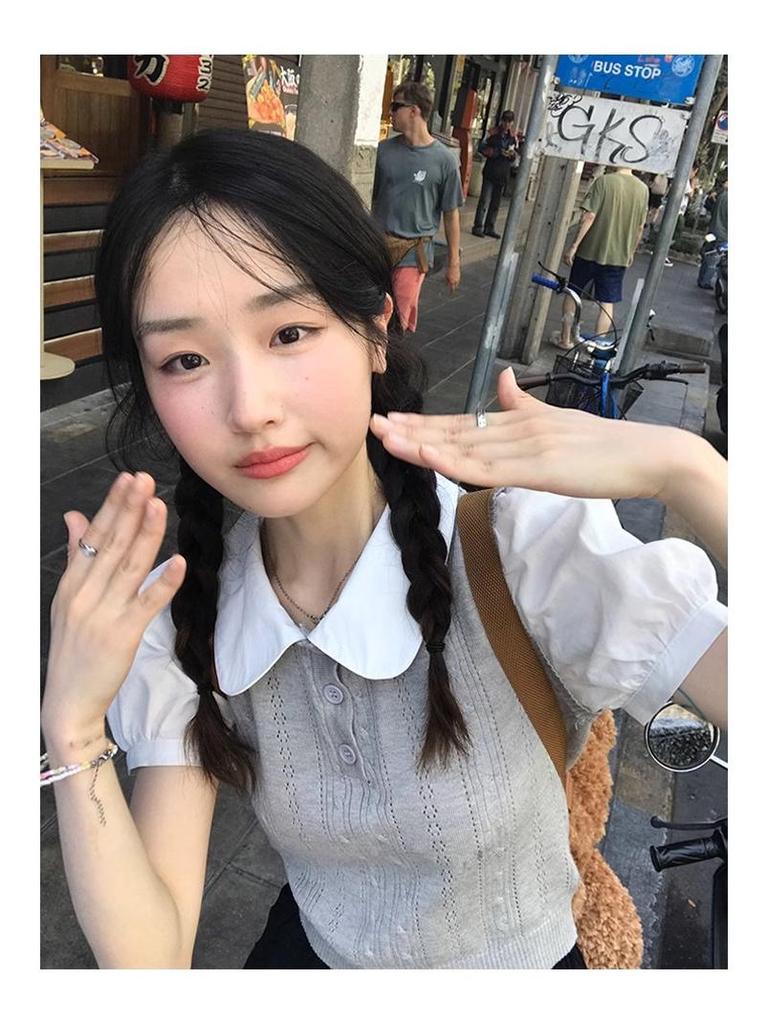 Women's Gray Peter Pan Collar Knit Top – Short-Sleeve, Summer, Fashionable Two-Piece Design