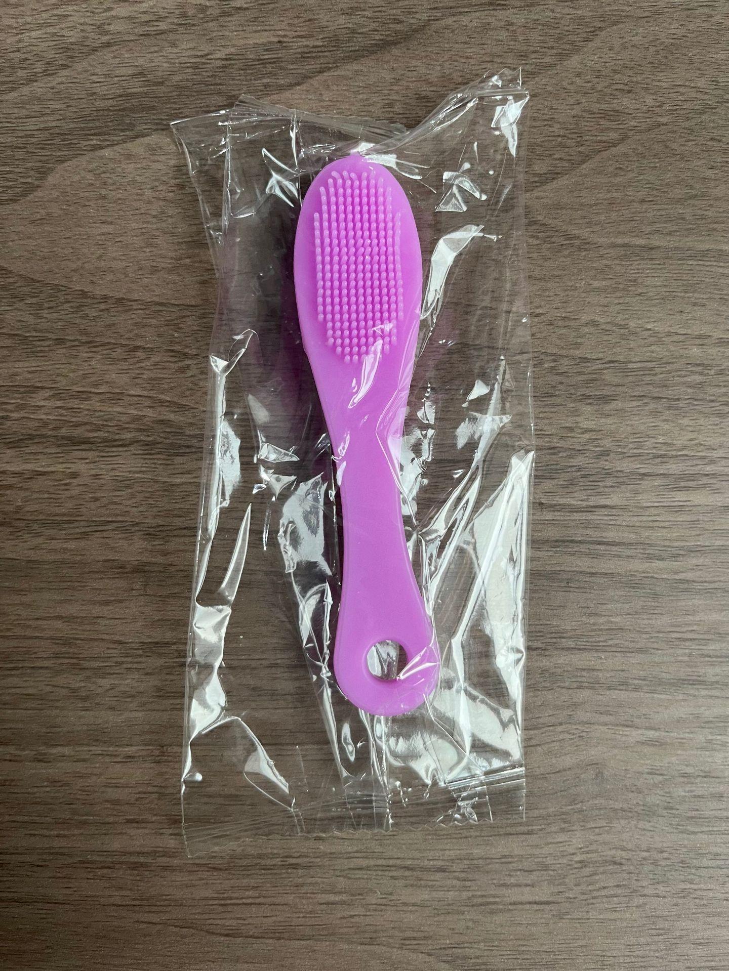 

Зубная щетка для домашних животных 1 шт. для собак и кошек, мягкая резиновая щетка для чистки рта, черная щетка для чистки подбородка, принадлежности для ухода за зубами, для промывания носа фиолетовый