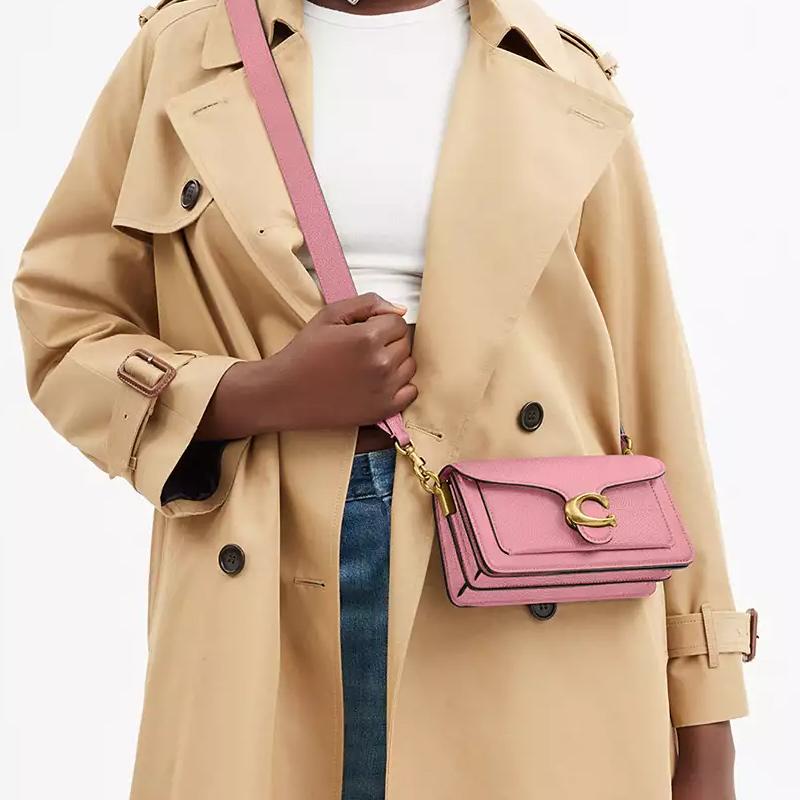 Coach Tabby 20 Logo Druckknopf Verschluss Poliertes Kieselstein Leder Handtasche Crossbody Umhängetasche Klein Damen Handtaschen Rosa CY201-B4OUS