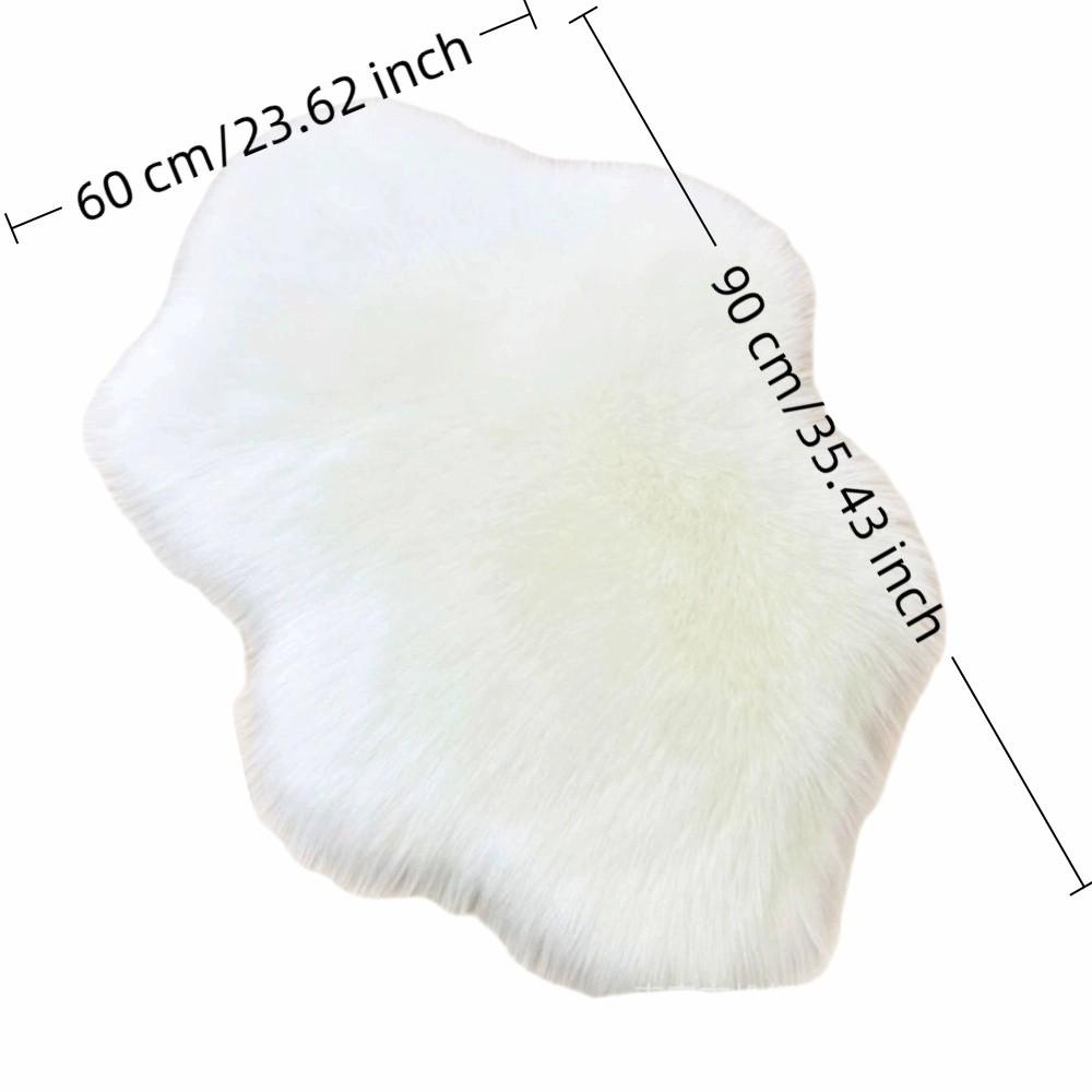 Cloud-Shaped Plush Carpet Artificial Wool Irregular Plush Carpet Warm Artificial Wool Rug Bedroom