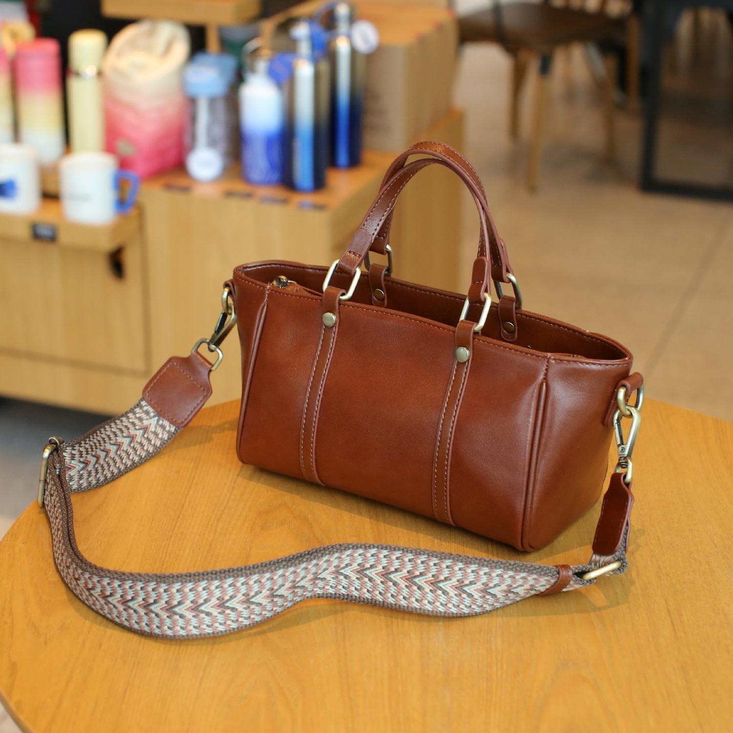 

Женская сумка из коровьей кожи, через плечо, простая модная сумка, женская сумочка темно-коричневого