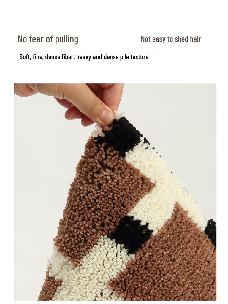Vintage Style Ultra-Soft Non-Slip Bathroom Mat - Machine Washable Rug for Toilet, Bedroom, or Entrance.