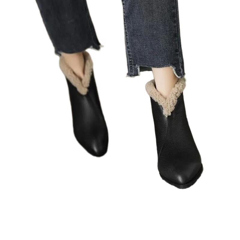 Soft leather pointed thick heel rear zipper Chelsea short boots women's 2025 winter new velvet thermal short tube and ankle boots