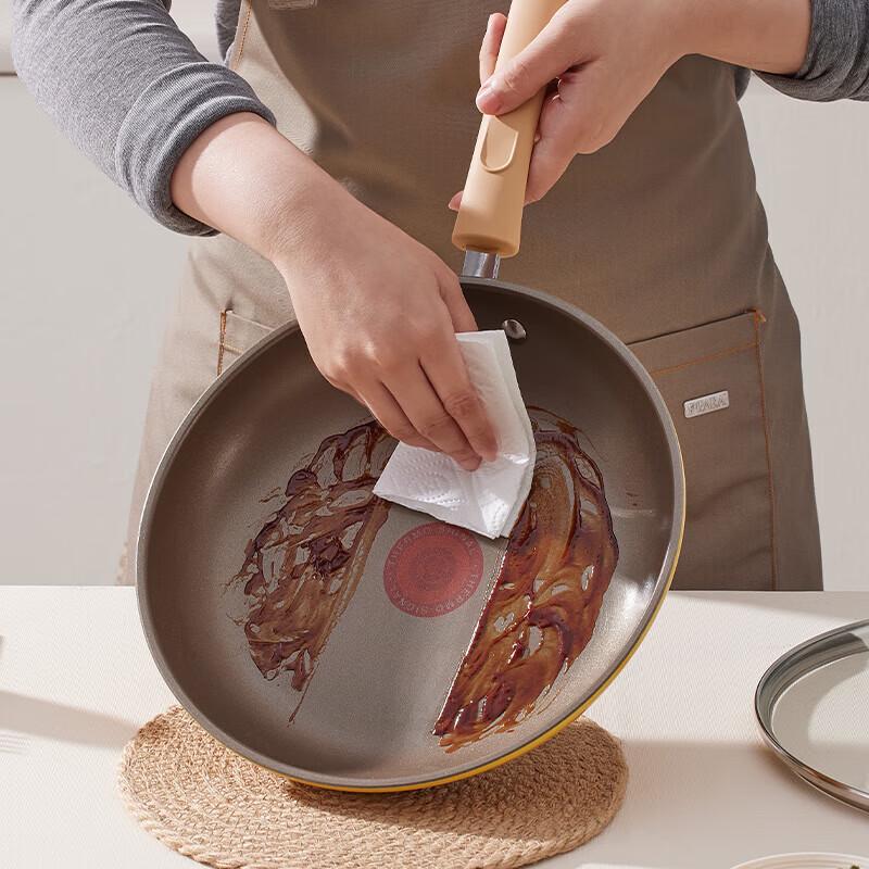 COOKER KING Little Bee 26cm Aluminum Frying Pan