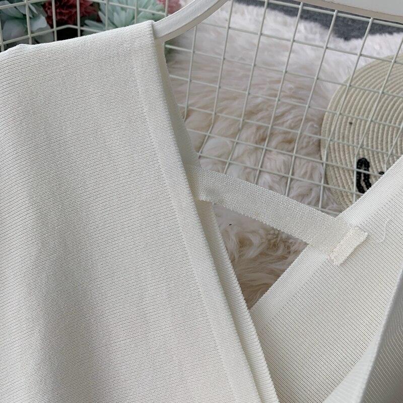 Autumn and Winter New Korean Version of Retro Slimming Knit Buttock Dress