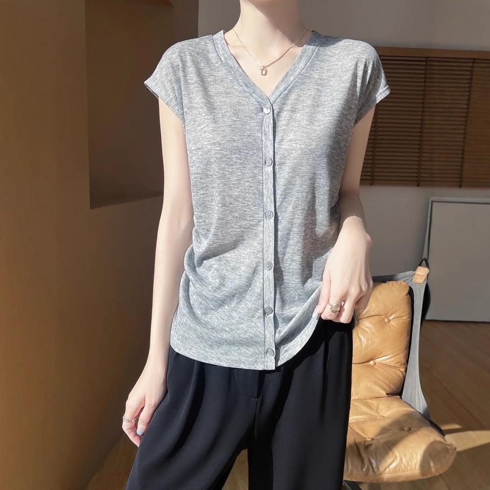 

2025 Summer Women s V-neck Short-Sleeve Knit Cardigan - Lightweight & Versatile L