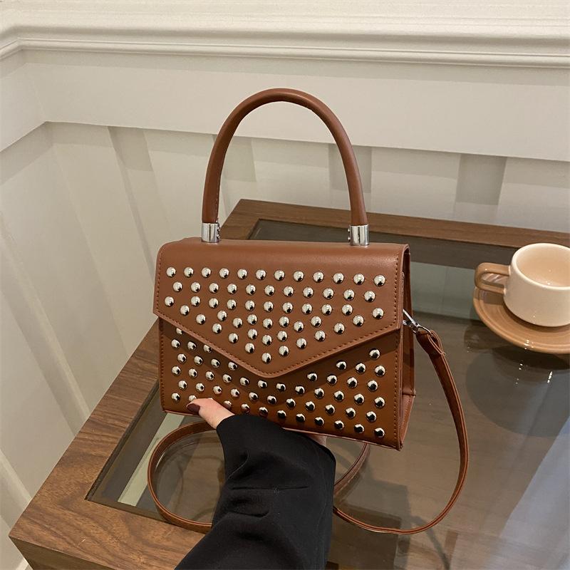New Rivet Clutch Bag Versatile Dinner Bag High-end Fashion Party Clutch Bag