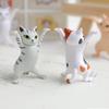 Tančící kočičí postava Dekorace Rozkošný vzhled Mini velikost Legrační kreslená socha kočky Socha zvířecího modelu Ornament