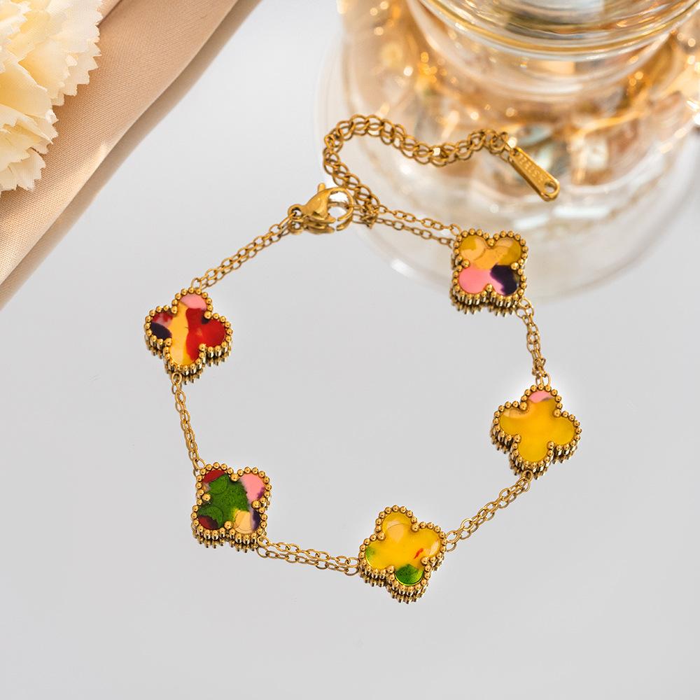 

Браслет «Четырехлистный клевер» Легкая роскошь Премиальное ощущение Женские ювелирные аксессуары Нишевые украшения для рук