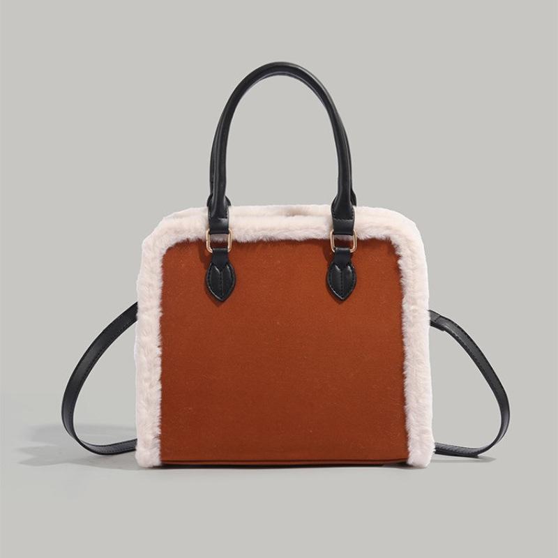 

Popular ins style design versatile fluffy edge brown hand-held shoulder diagonal span female tide коричневий