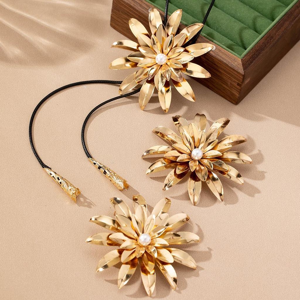 Double-Layer Daisy Pendant Necklace & Earring Set - European & American Style