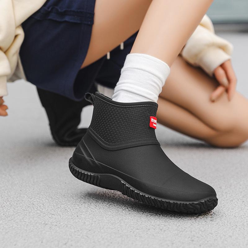 Rain shoes women s low-top non-slip rain boots short water boots low waterproof shoes student youth rubber shoes 35 чёрный