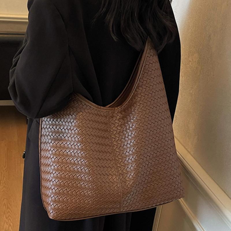 Retro Fashion Woven Tote Bag Women's Korean Version of Work Commuting 2025 New Autumn Trend Foreign Shoulder Bag