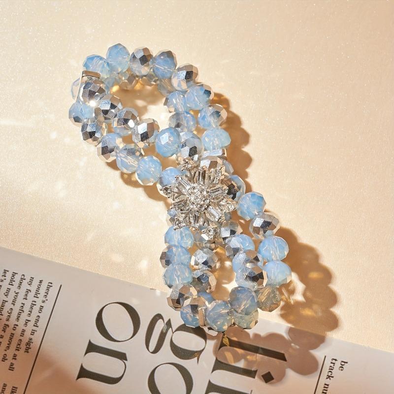 A Christmas ornament temperament new cut-face crystal glass bead snowflake beaded bracelet, ladies and girls