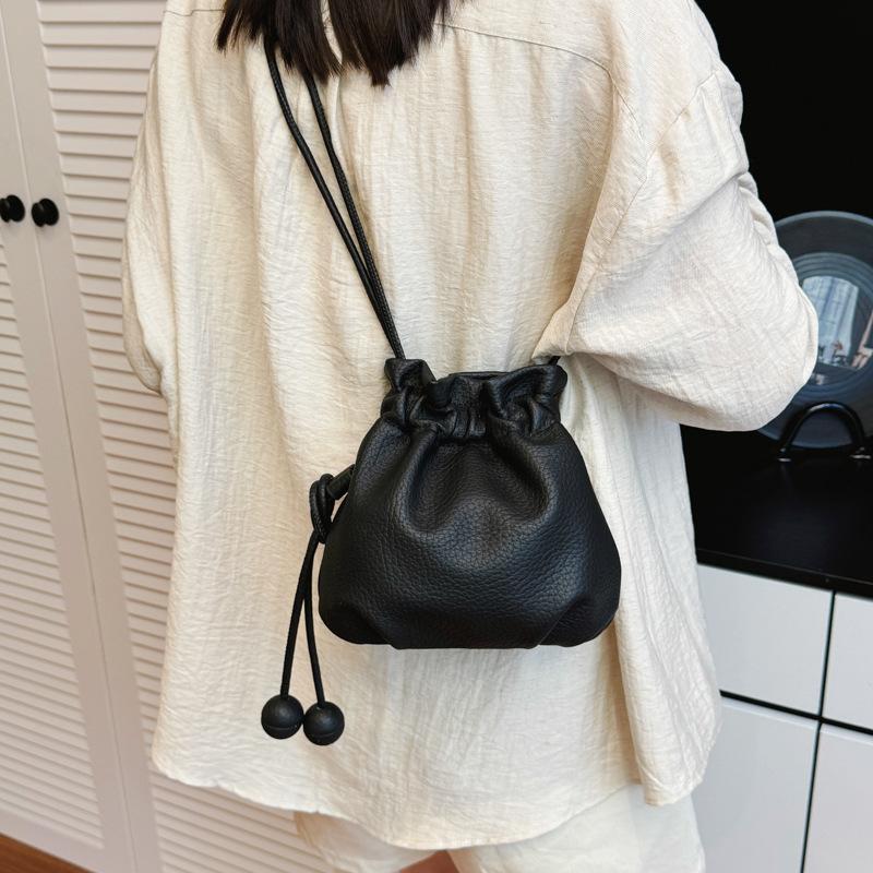 2026 New Niche Fashion Lucky Bag Korean Drawstring Bucket Crossbody Bag Women's Fashion Versatile Shoulder Messenger Bag