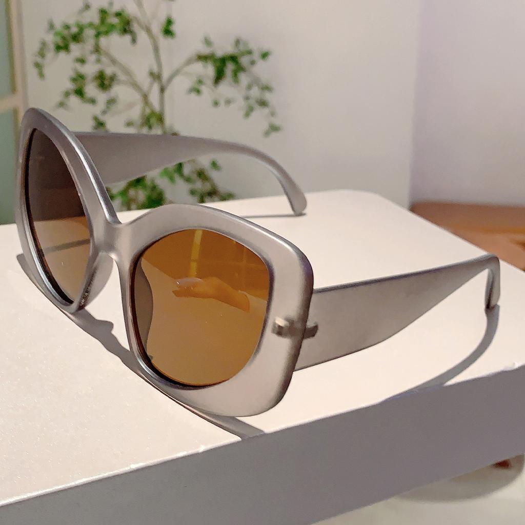 Stylish Oversized Sunglasses Women  New Irregular Rim Outdoor Shades for Travelling Trendy Design Anti-UV Sun Glasses