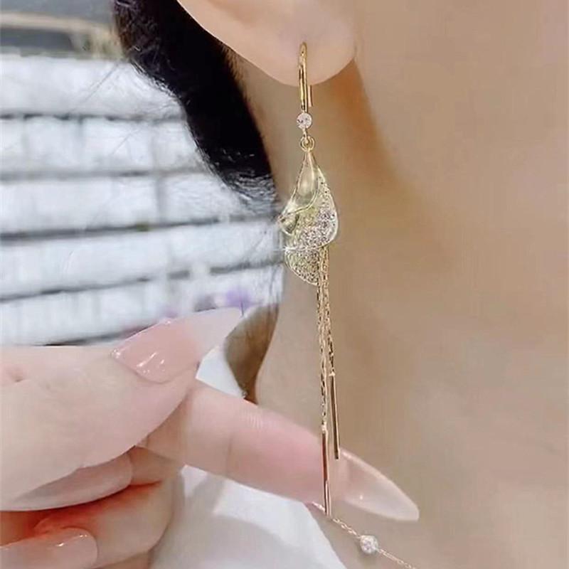 1Pair of Long Fringed Temperament Fashion Earrings, Unique Design, High-end Full Diamond Spiral Earrings for Women