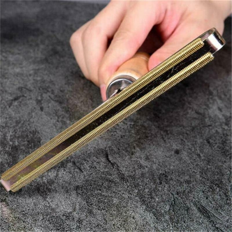 Portable Manual Lint Remover Pet Hair Remover Brush Lint Roller Sofa Clothes Cleaning Brush Tool