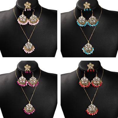 Avrupa ve Amerikan abartılı kristal mücevher seti, retro bohem yüzük küpe kolye üç parçalı set