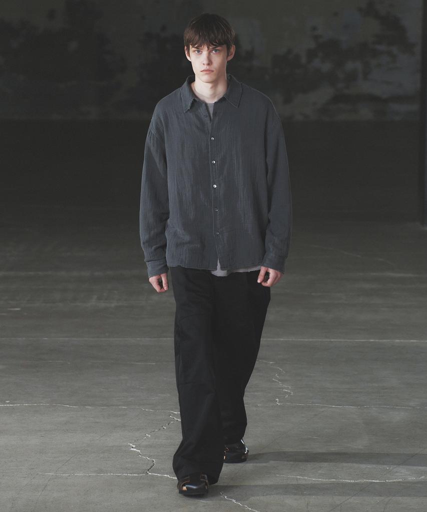 INSILENCE Curved Pleated Chino Black