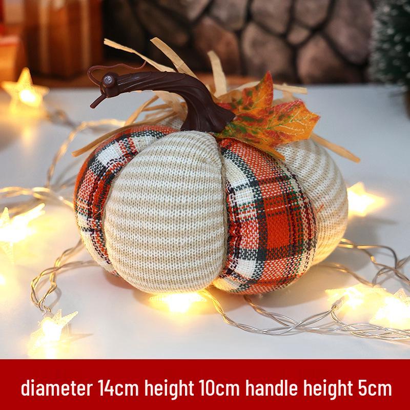 Barevné látkové dýňové ozdoby pro Svátek sklizně a Den díkůvzdání