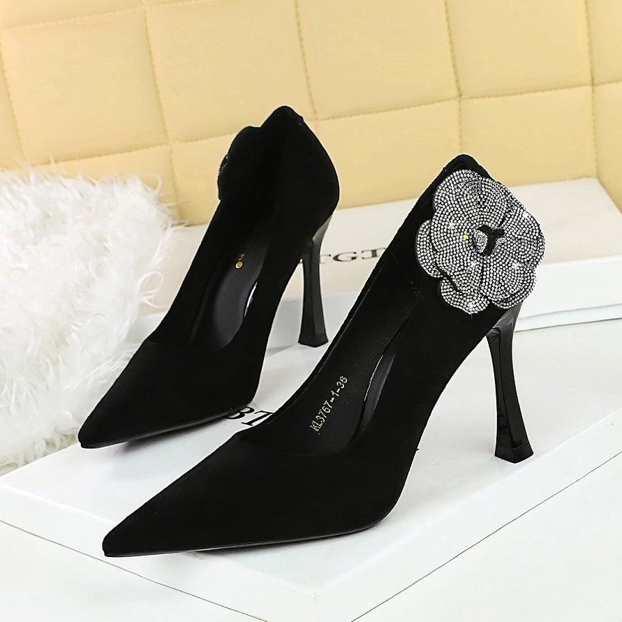 Fashion New High Heels Women Shoes Thin Heel Rhinestone Side Flower Pumps Lady Black Pointed Toe Stiletto Xishi Velvet Sexy Party Shoes