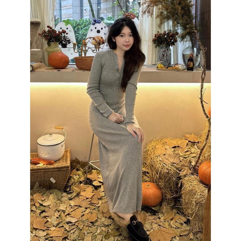 

Grey long-sleeved knitted dress women s spring temperament slim-fitting long dress bottoming skirt semi-open neck tight hip-wrapped skirt S серый