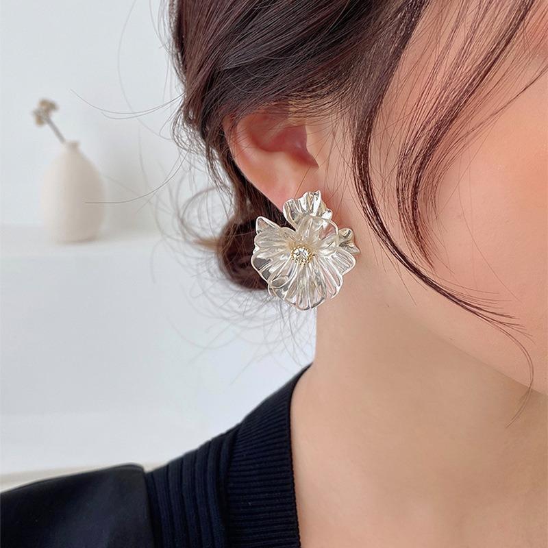 Silver Needle Artificial Crystal Transparent Flower Earrings Korean Fashion Stud Earrings Cute Personality Simple Versatile Earrings Women