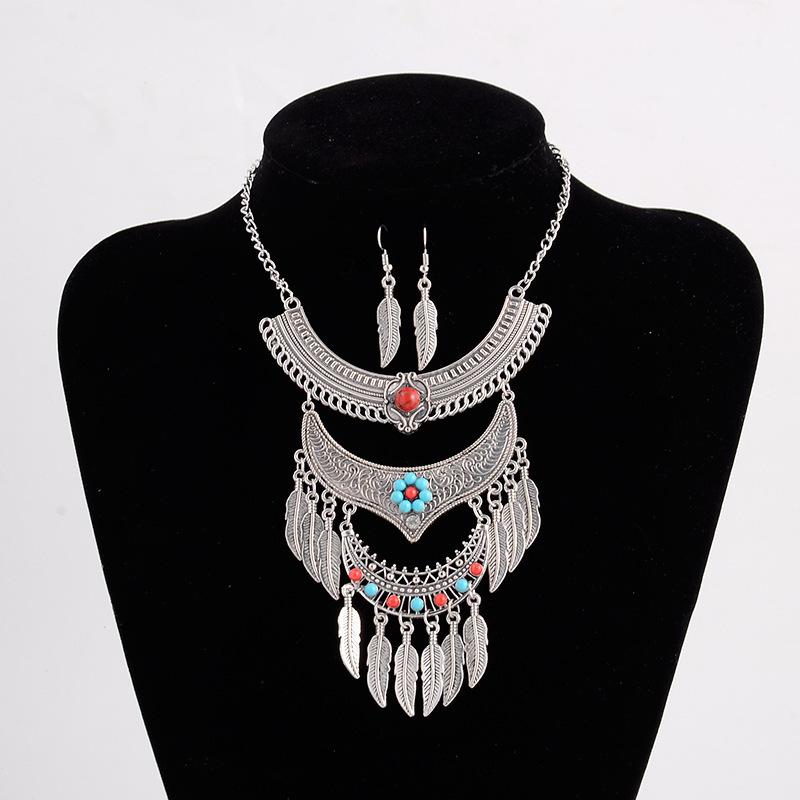 European-American Retro Layered Leaf Tassel Necklace and Earrings Set