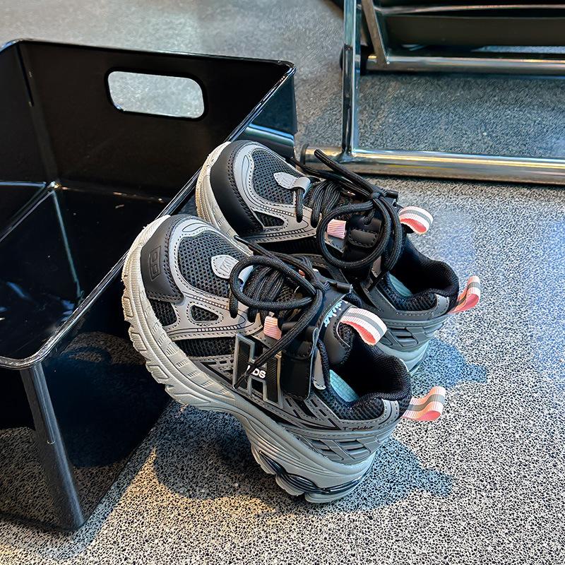 Children's sports shoes 2025 new trend cool mesh breathable dad shoes medium and large children's fashion versatile casual shoes