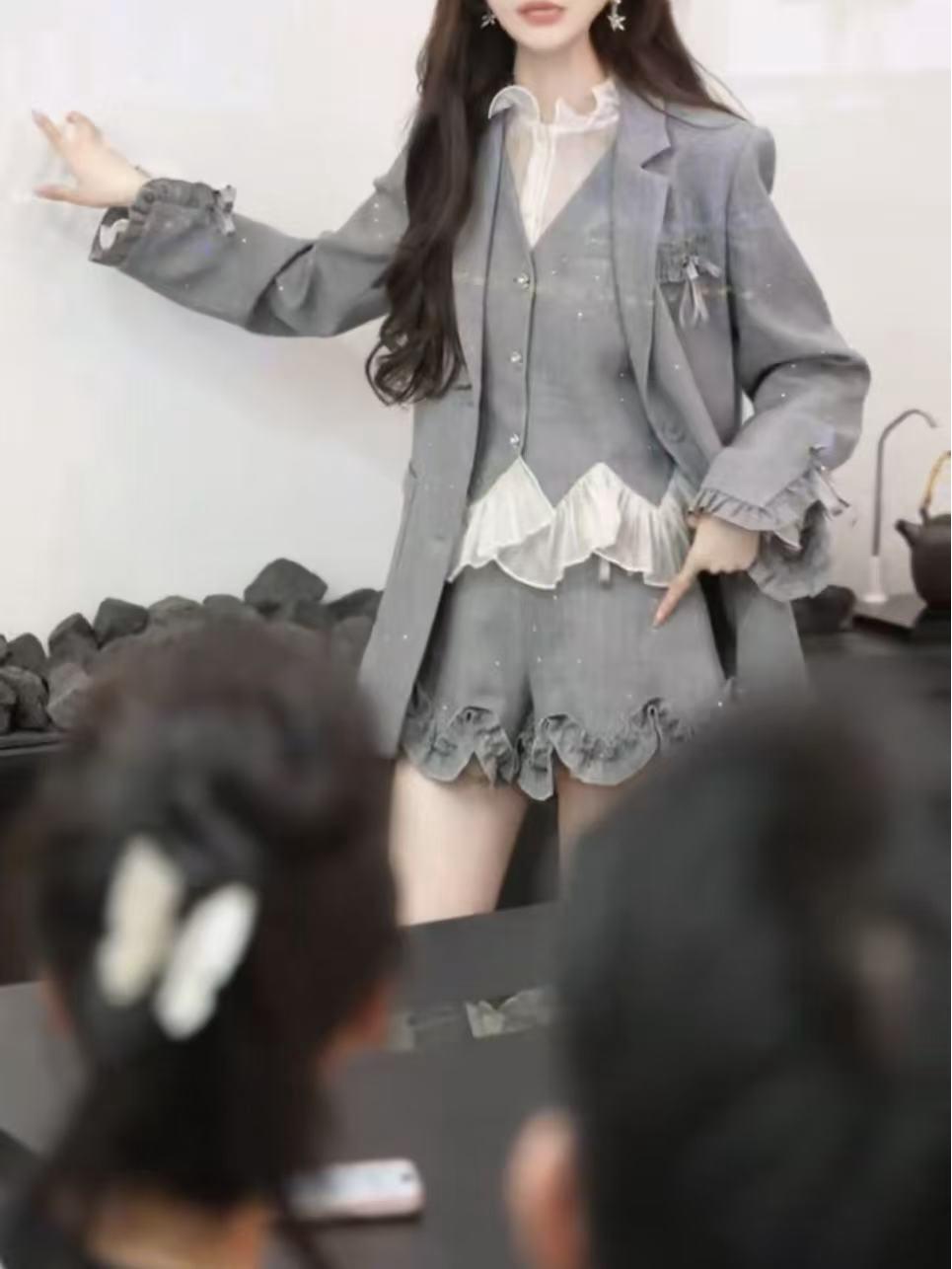 

Women s New Fashion Three-Piece Set: Ruffled Vest, Jacket, and Shorts 3XL