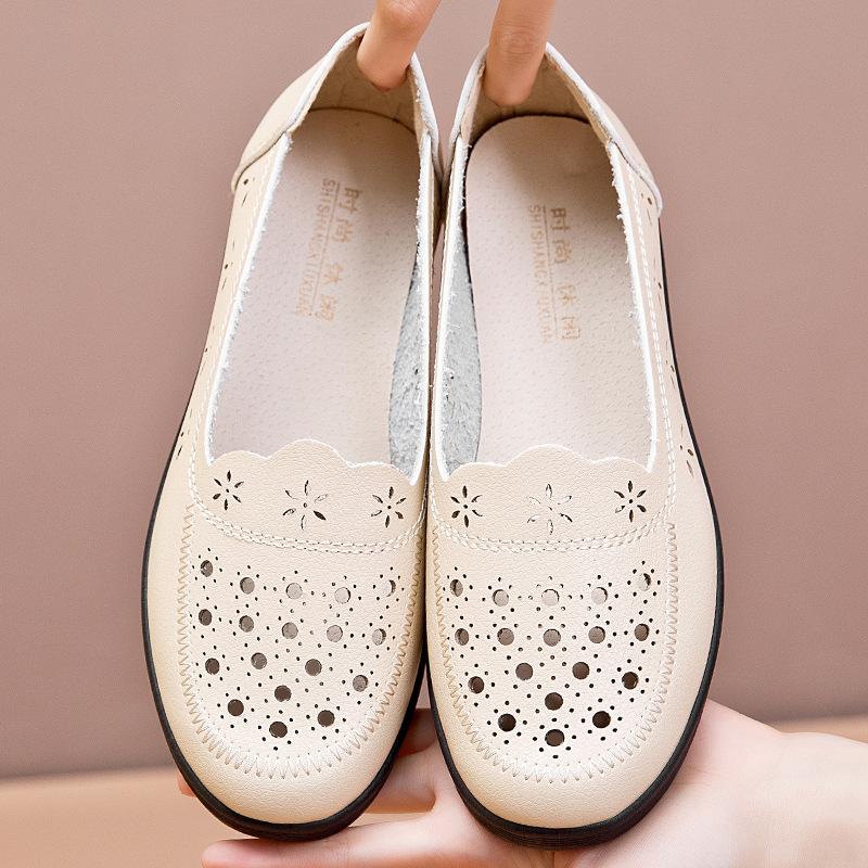 Hollow Soft Soled Mother Sandals Summer Comfortable Flat Shoes for Women