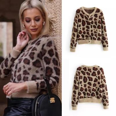 Autumn and Winter Women's Fashion Animal Jacquard Knitted Cardigan Women High Street O Neck Long Sleeve Versatile Sweater