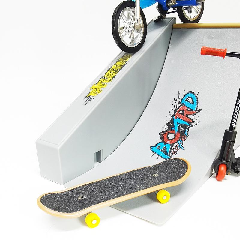 Alloy Fingerboard Skate Park Ramp Set with Bicycle & Kick Scooter