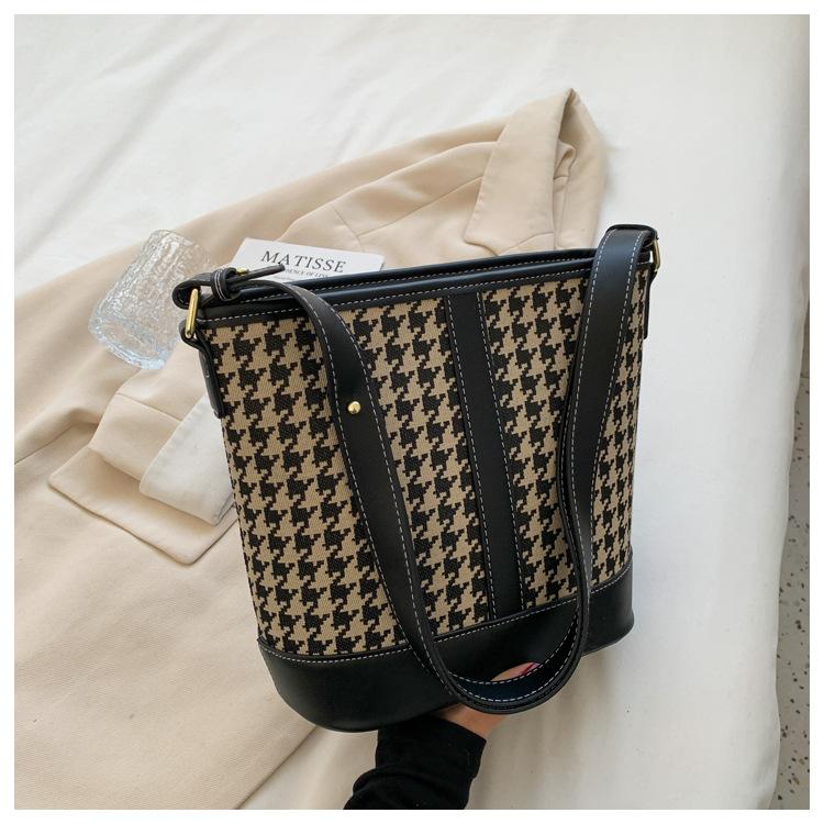 Large-capacity bag women's bag 2025 new niche thousand bird grid shoulder bag crossbody bag underarm bucket bag tide