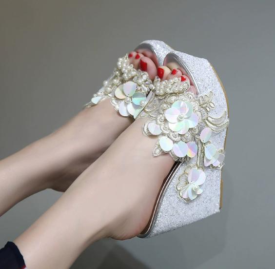 

Мода Мода цветок прозрачные высокие каблуки уличные танкетка толстая подошва сандалии для женщин 10,5 см 34