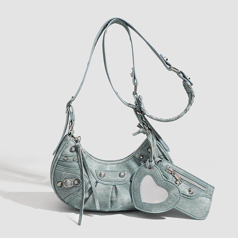 This Trendy and Cool, Spicy Girl Style Rivet Underarm Bag Is A Versatile Shoulder Bag