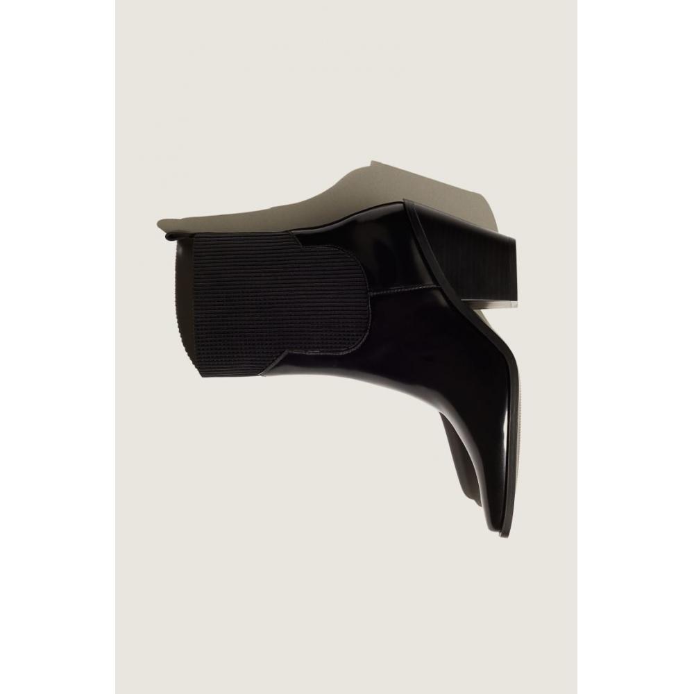 

Ботинки HM Sturdy черные