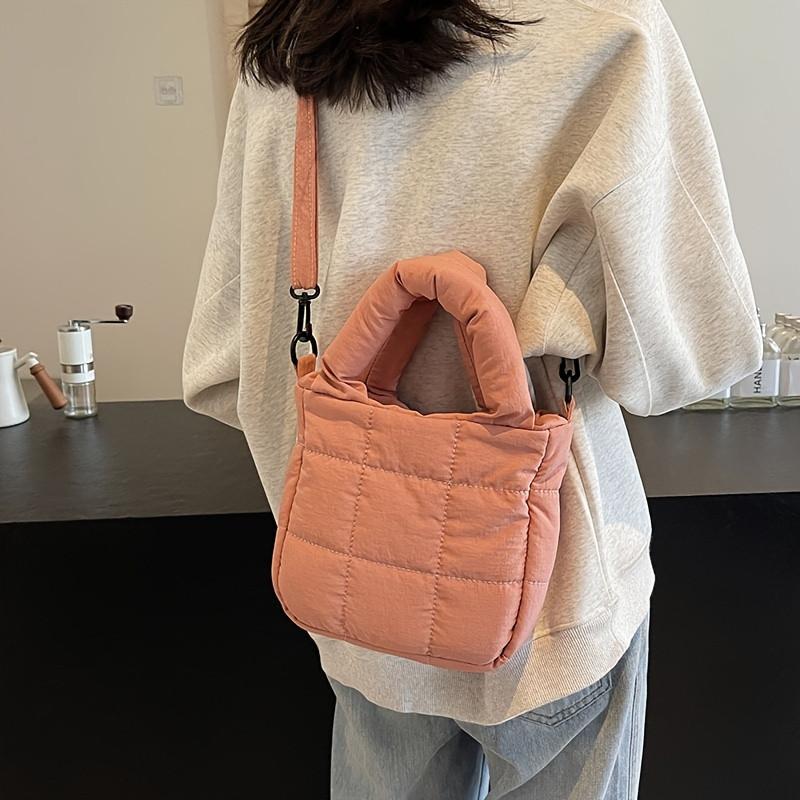 Borsa a tracolla trapuntata in nylon Autunno Inverno Monocolore Borsa a spalla con fodera in poliestere Chiusura con cerniera Pulitura professionale a secco