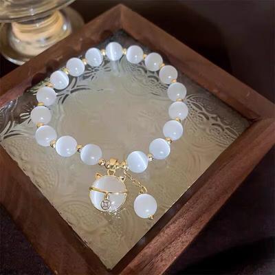 Pulseira de contas de opala requintada para mulheres, elegante, pingente de gato da sorte, pulseiras elásticas, joias leves de luxo, presentes para meninas